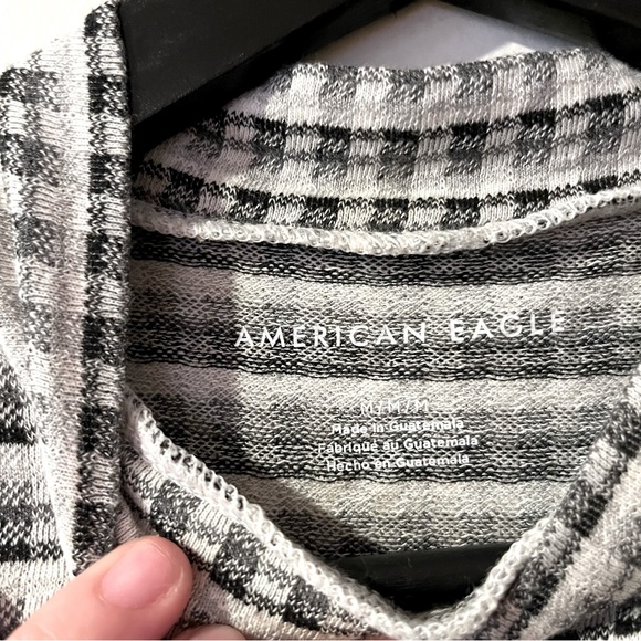 Women’s Pattern Tee - Picture 3 of 3